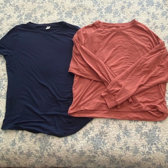 Old Navy Luxe Exercise Top Long Sleeve and Short Sleeve Bundle Size Small - Picture 1 of 7